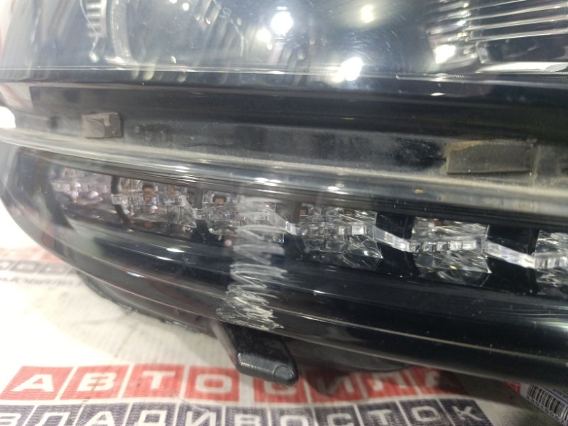 Фара правая TIGUAN AD1