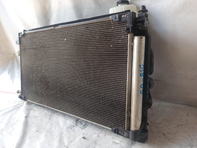 Радиатор основной для TOYOTA PRIUS ZVW50, 16400-37310, 16400-37310 3 ракурс Радиатор основной для TOYOTA PRIUS ZVW50, 16400-37310, 16400-37310 3 ракурс