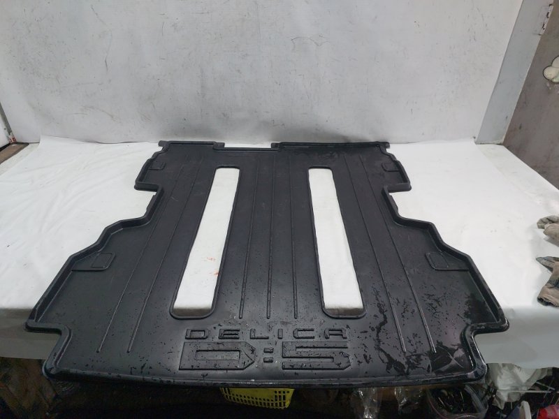 Запчасть коврик багажника MITSUBISHI DELICA D:5 CV5W контрактная Коврик багажника MITSUBISHI DELICA D:5 CV5W контрактная