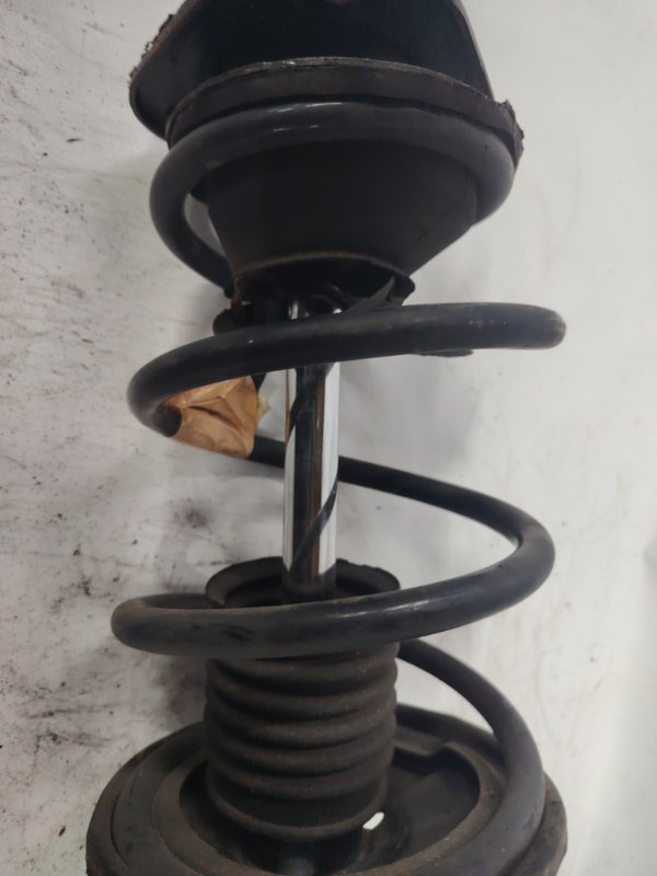 Стойка передняя левая VOLTZ ZZE136 Стойка передняя левая VOLTZ ZZE136