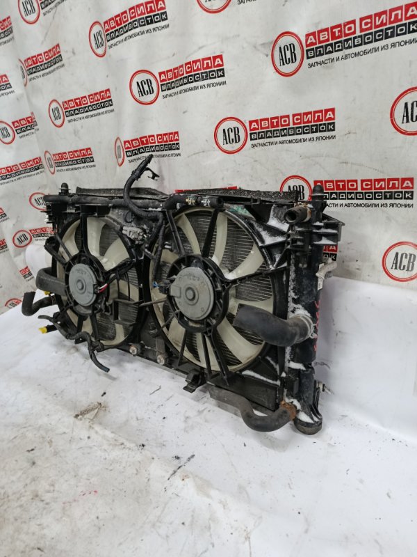 Радиатор основной для TOYOTA PRIUS ZVW50 2ZR-FXE 6 ракурс Радиатор основной для TOYOTA PRIUS ZVW50 2ZR-FXE 6 ракурс