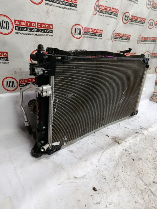 Радиатор основной для TOYOTA PRIUS ZVW50 2ZR-FXE 2 ракурс Радиатор основной для TOYOTA PRIUS ZVW50 2ZR-FXE 2 ракурс
