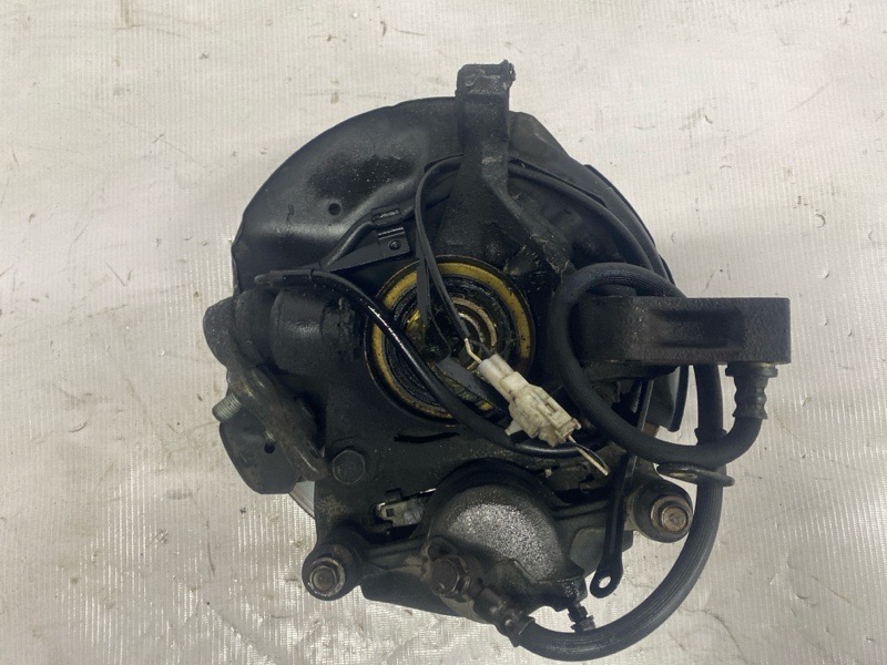 Ступица передняя левая RAUM EXZ10