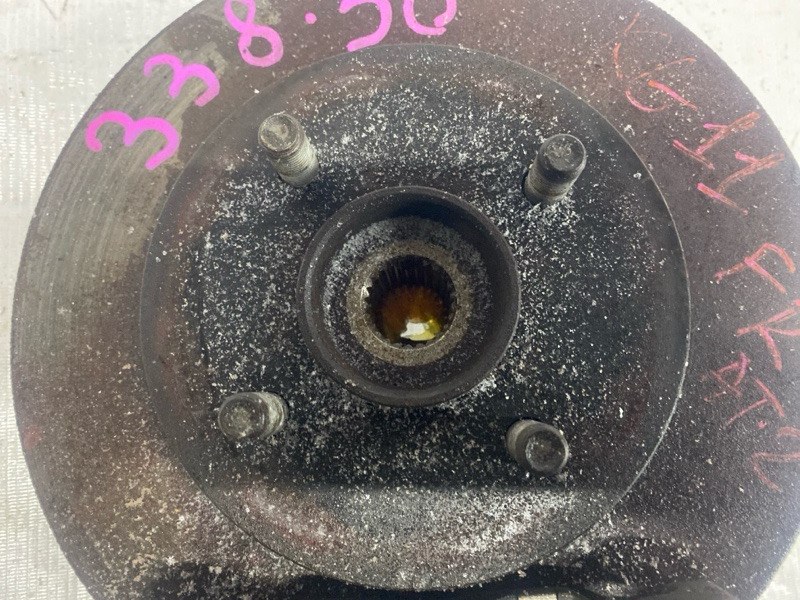 Ступица передняя правая BLUEBIRD SYLPHY KG11