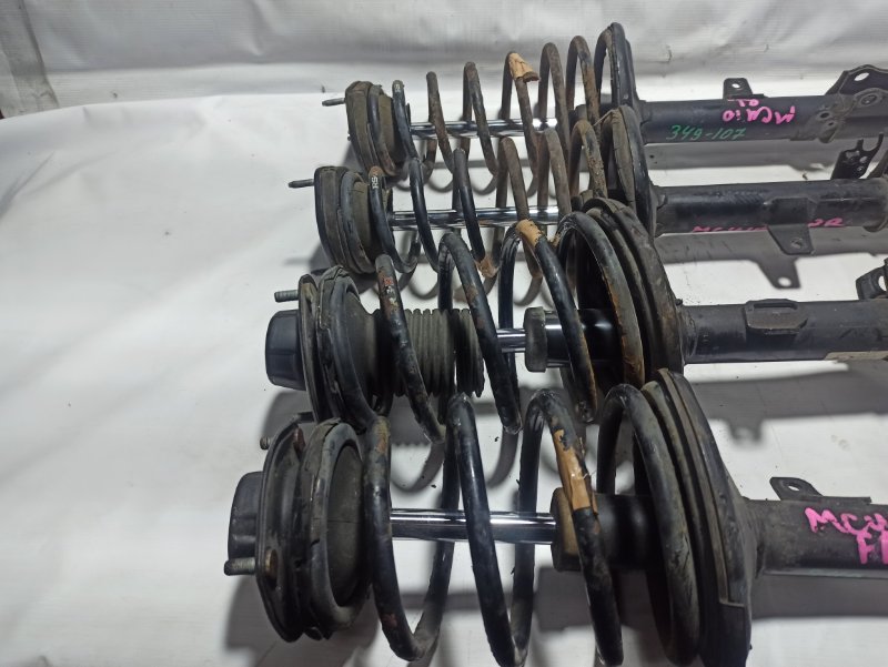Стойка для TOYOTA HARRIER MCU10 1MZ-FE 3 ракурс Стойка для TOYOTA HARRIER MCU10 1MZ-FE 3 ракурс