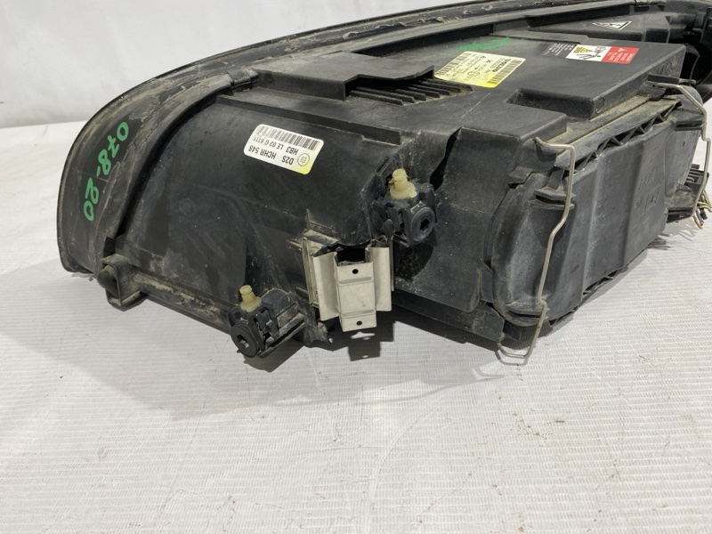 Фара правая C70 MC67 Фара правая C70 MC67