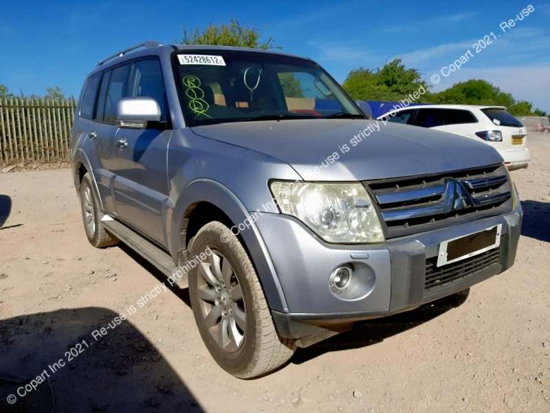 Петля капота правая Pajero 4 2009 V98W 3.2 D 4M41