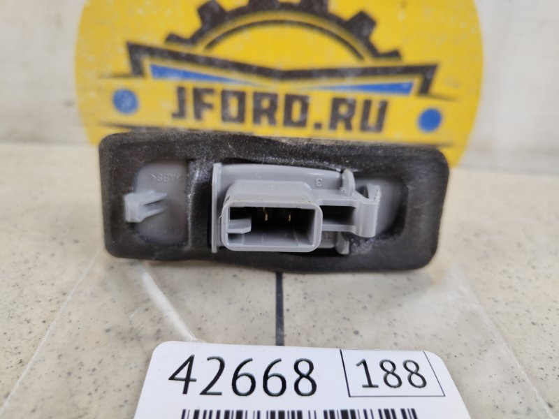 Плафон освещения номерного знака Lexus RX450h GYL25 3.5 2GR-FXE