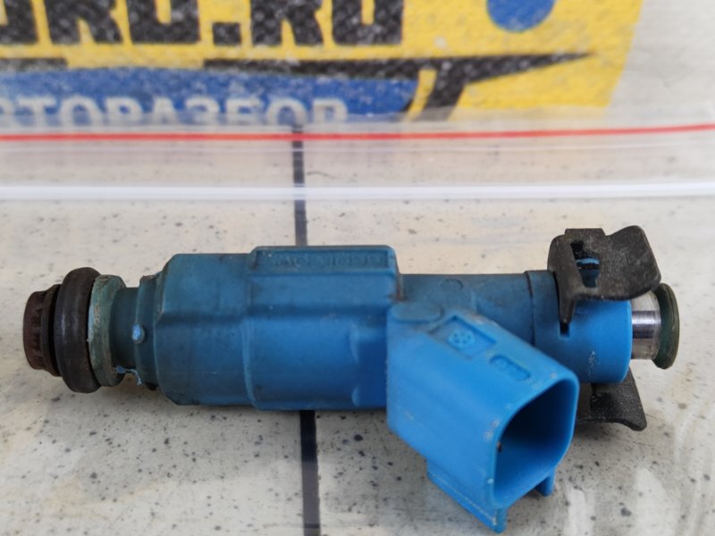 Форсунка топливная Jeep Liberty 3.7 EKG