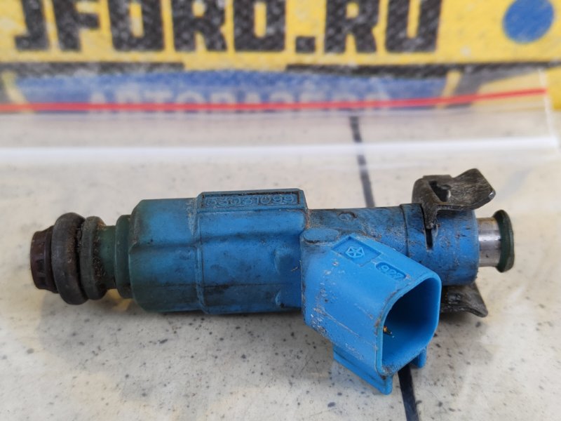 Форсунка топливная Jeep Liberty 3.7 EKG