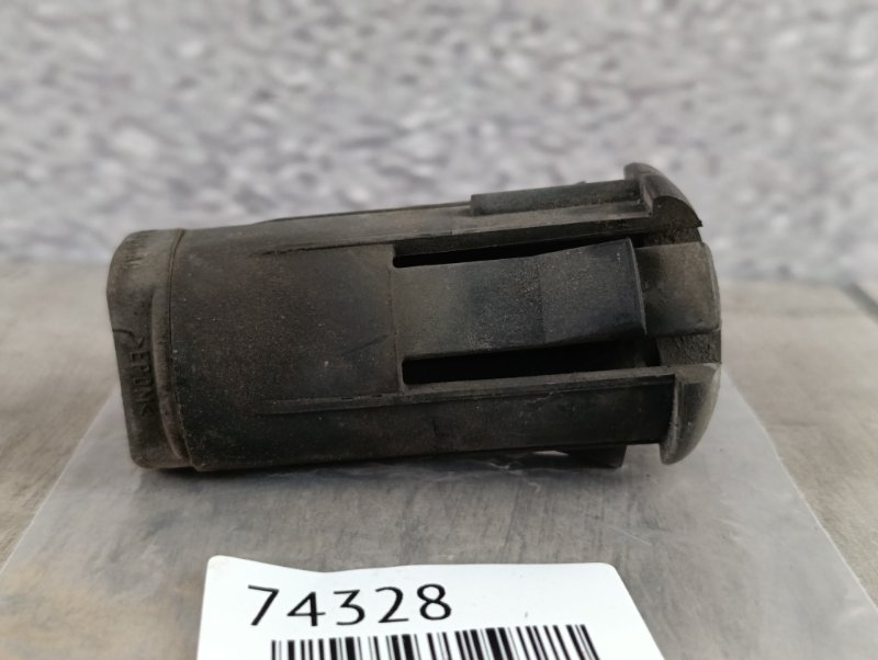 Кронштейн радиатора верхний Mazda 3 2006 BK 1.6 Z6 Z601-15-240F контрактная