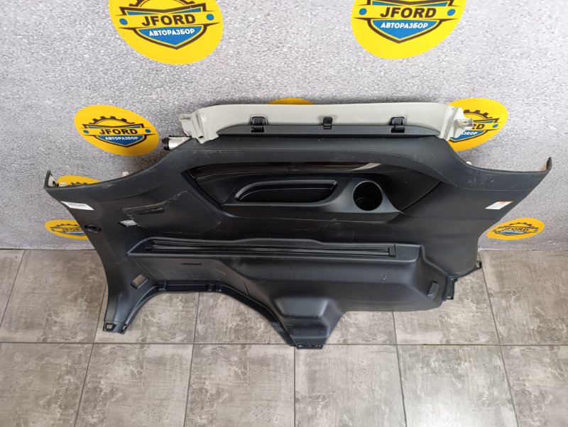 Обшивка багажника левая Toyota Vellfire H30 2.5 2AR-FXE