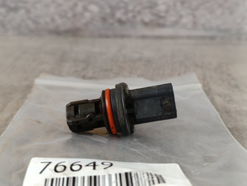 Датчик положения распредвала Chevrolet Cruze 2010 J300 1.8 F18D4 55565709 контрактная