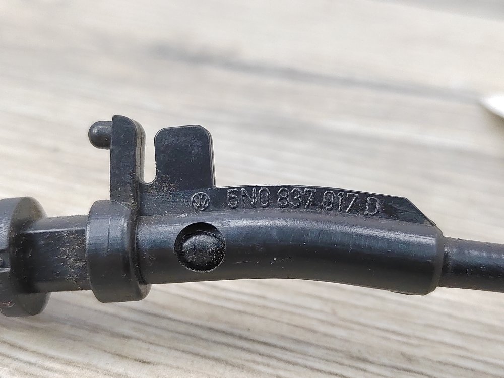 Трос замка двери Yeti 2013 2.0 TDi CFHC Трос замка двери Yeti 2013 2.0 TDi CFHC