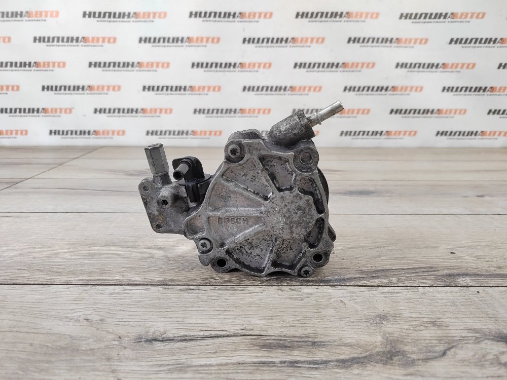 Вакуумный насос Land Rover Freelander 2 2008 2.2 224DT LR009674 контрактная
