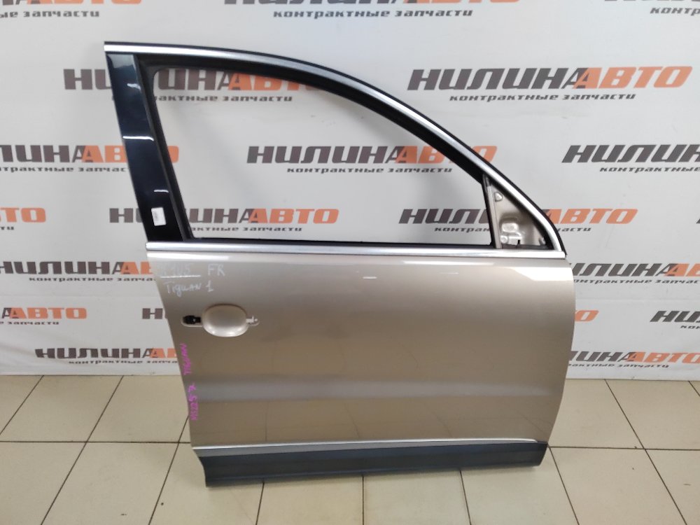 Дверь передняя правая Volkswagen Tiguan 1 2011 Кроссовер 5N1 2.0 TSI CCZD 5N0831056B контрактная
