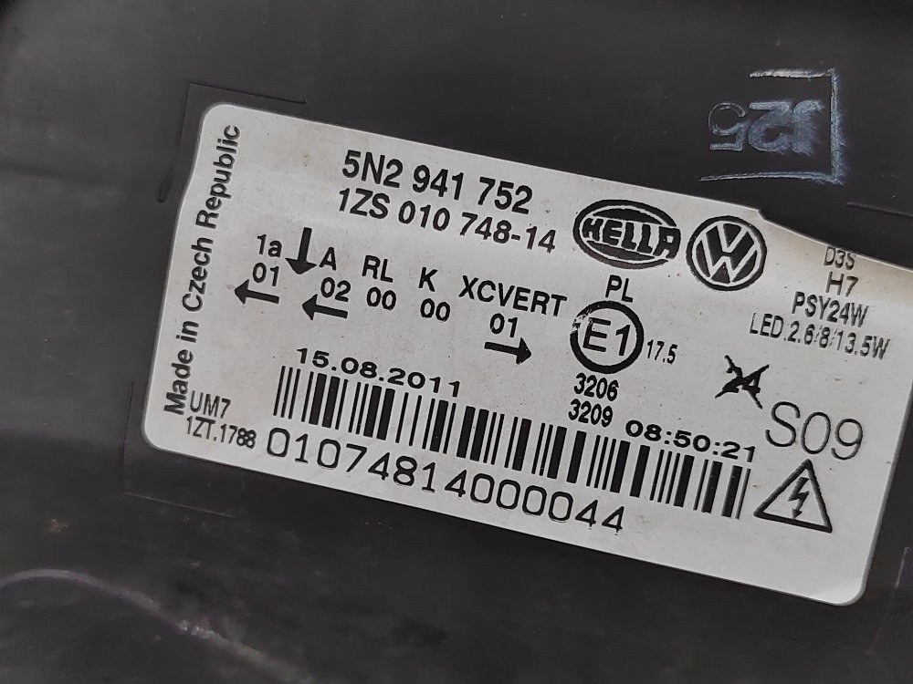 Фара ксенон XENON правая Tiguan 1 2011 2.0 CCZD