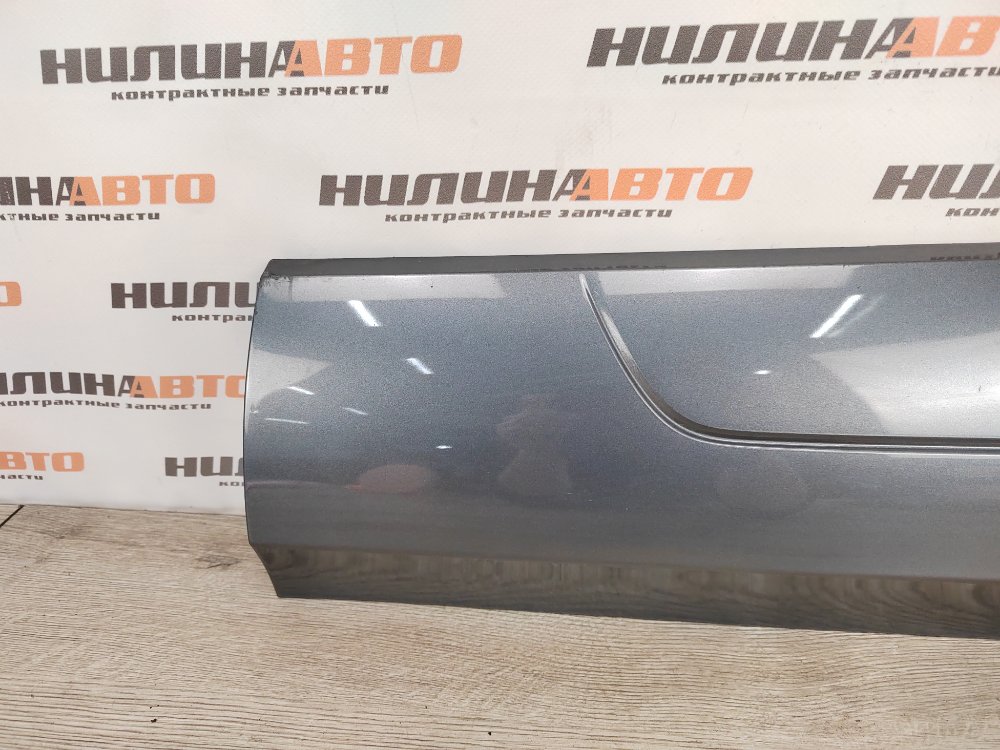 Молдинг двери задний правый Q3 2013 2.0 CPSA
