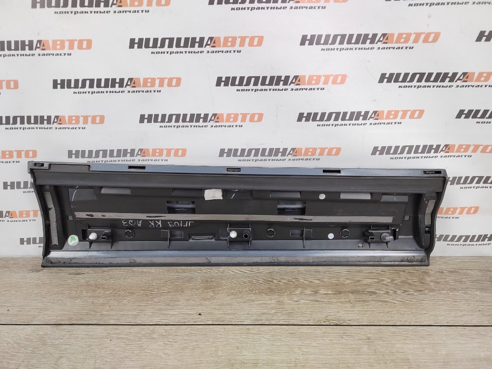 Молдинг двери задний правый Q3 2013 2.0 CPSA