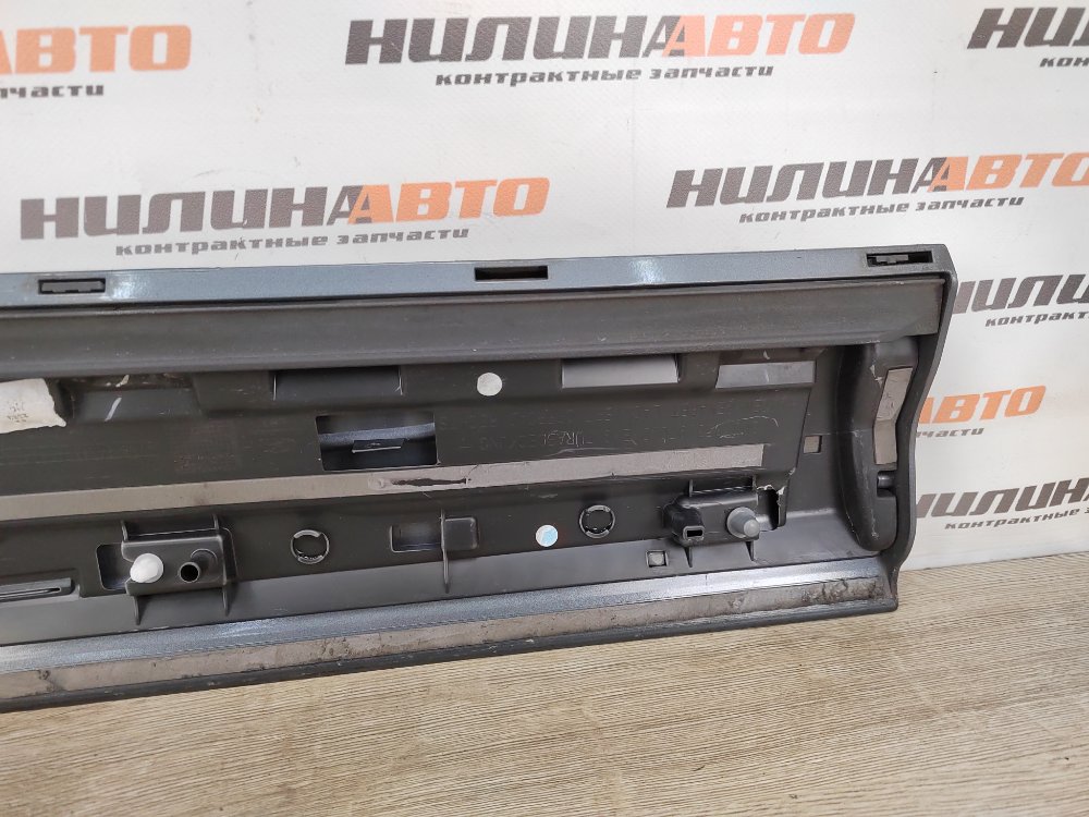 Молдинг двери задний правый Q3 2013 2.0 CPSA