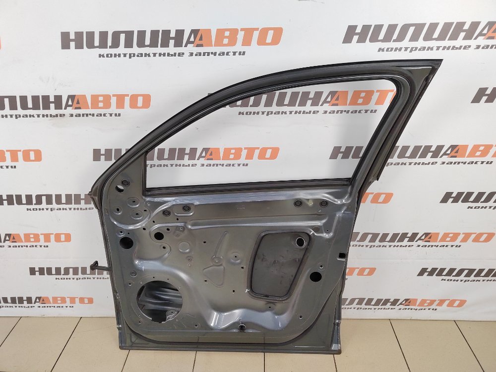 Дверь передняя правая Q3 2013 2.0 CPSA