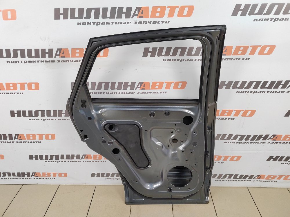 Дверь задняя левая Q3 2013 2.0 CPSA