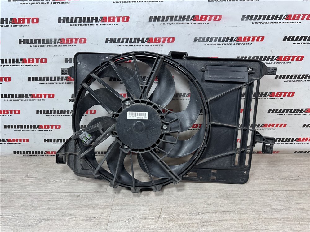 Вентилятор охлаждения Ford Focus 3 2012 Хетчбэк 5D CB8 1.0 GTDI M2DA 1766339 контрактная