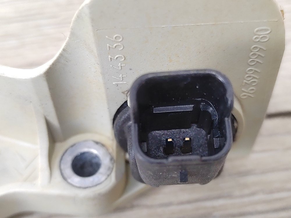 Датчик положения коленвала 307 2006 1.6 NFU TU5JP4