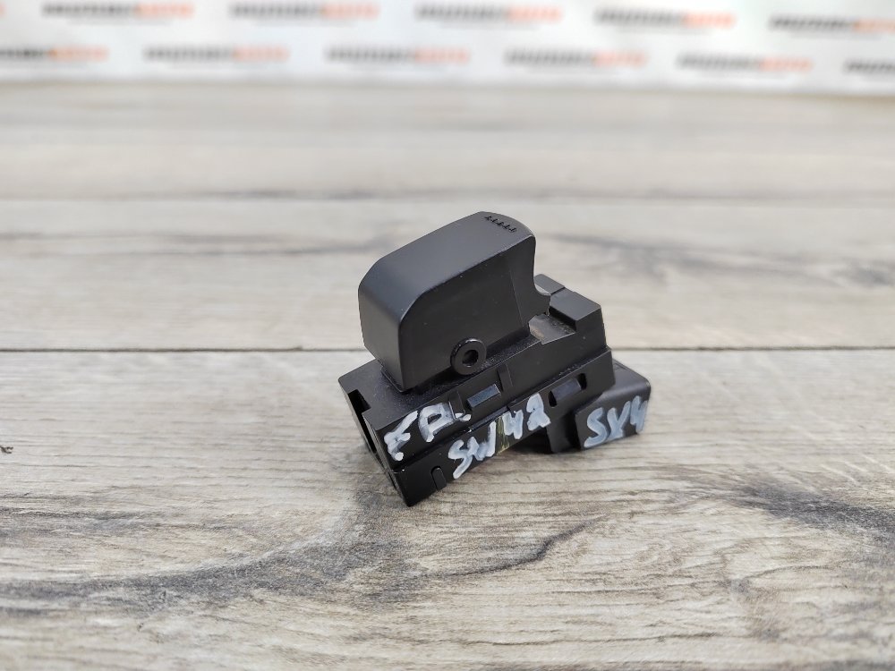 Кнопка стеклоподъемника Suzuki SX4 2011 Хетчбэк 1.6 M16A 3799562J00 контрактная