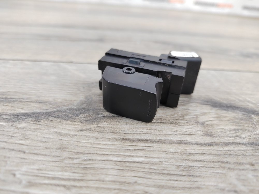 Кнопка стеклоподъемника SX4 2011 Хетчбэк 1.6 M16A