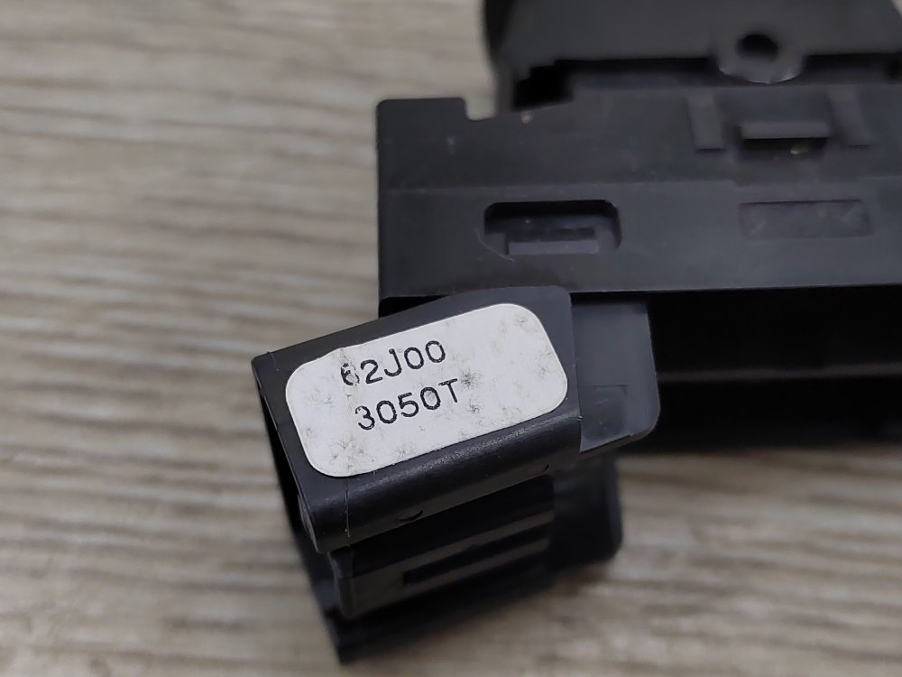 Кнопка стеклоподъемника SX4 2011 Хетчбэк 1.6 M16A