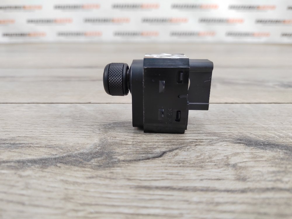 Блок управления зеркалами Suzuki SX4 Хетчбэк 1.6 M16A