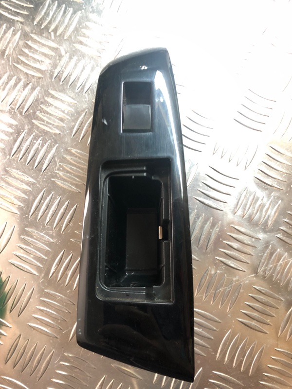 Кнопка стеклоподъемника Lexus Gs 4 (12-17) 2.5 2014 задняя правая