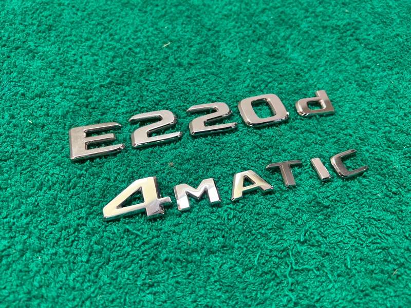 Комплект: шильдик e220 + 4matic черн Mercedes E-Class W213 2019