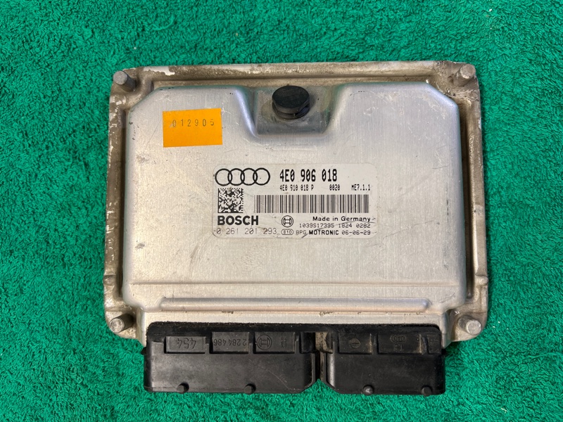 Блок управления двигателем Audi A8 D3 6.0 2007