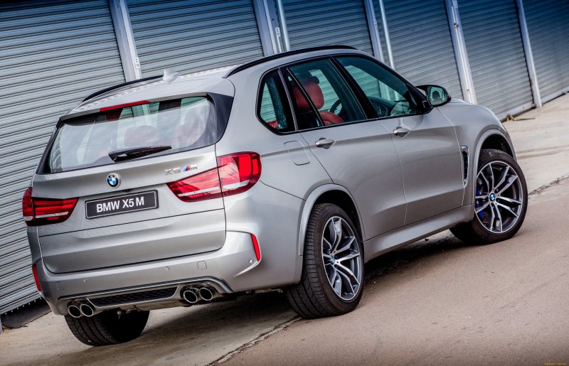 Автомобиль BMW X5 3.6 2015 года в разбор