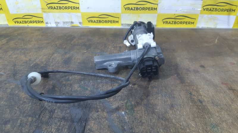 Замок зажигания с ключом NAVARA 2007 YD25DDTI