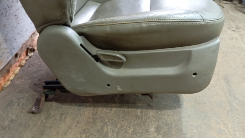 Сиденье переднее правое MUSSO G32D Сиденье переднее правое MUSSO G32D