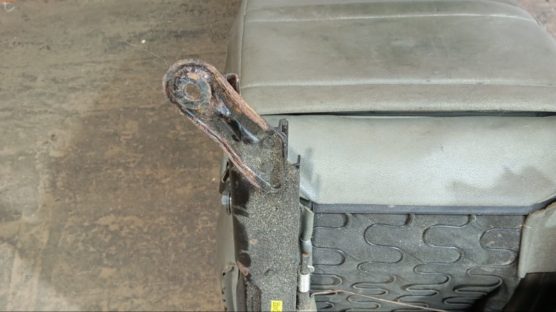 Сиденье переднее правое MUSSO G32D Сиденье переднее правое MUSSO G32D