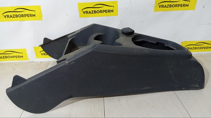 Консоль центральная RENAULT SANDERO K7M812