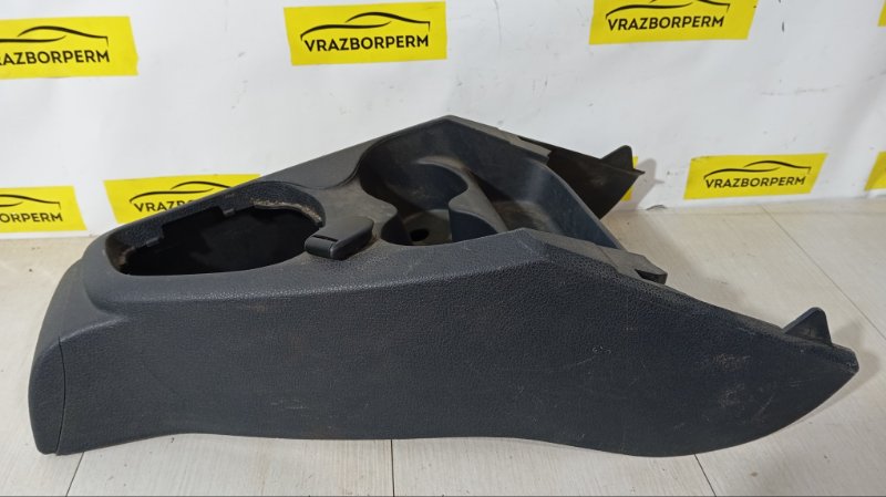 Консоль центральная SANDERO 2015 K7M812