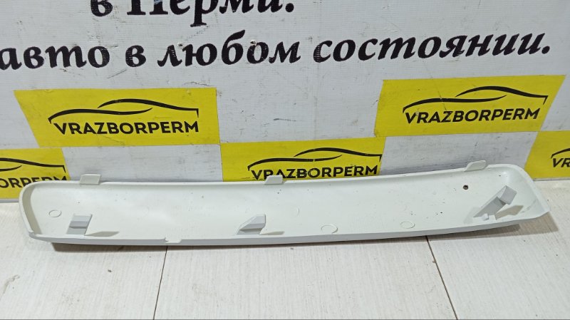 Молдинг бампера передний правый Focus