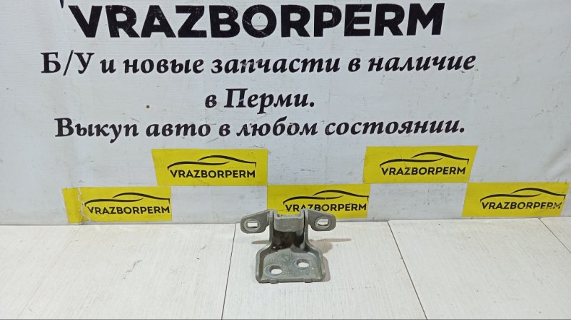 Петля двери Renault Logan 6001546883 Б/У