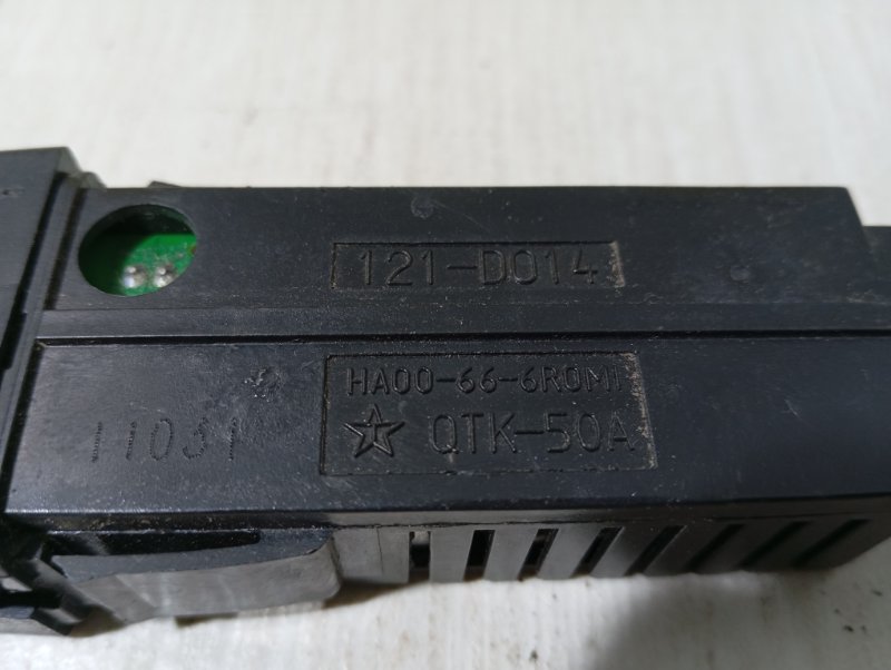 Кнопка освещения панели приборов 3