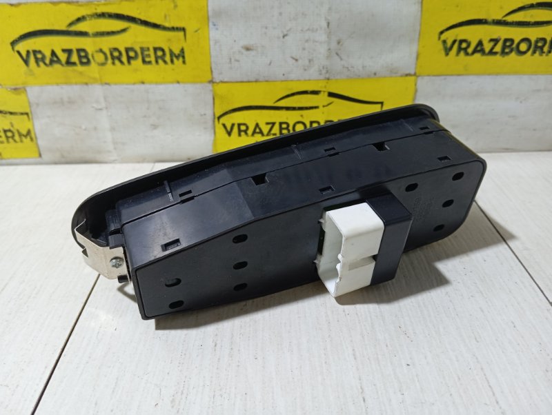 Блок управления стеклоподъемниками передний левый SPECTRA 2006 S5D