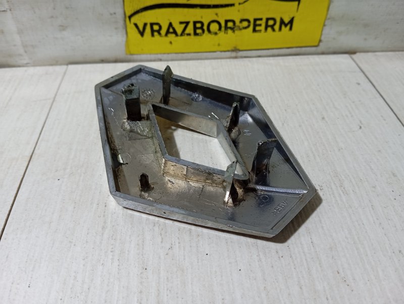 Эмблема передняя LOGAN 2012 K7JA710 Эмблема передняя LOGAN 2012 K7JA710