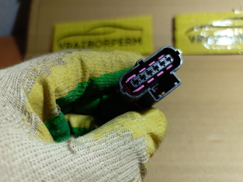 Разъем (фишка/штекер) Skoda Octavia A5