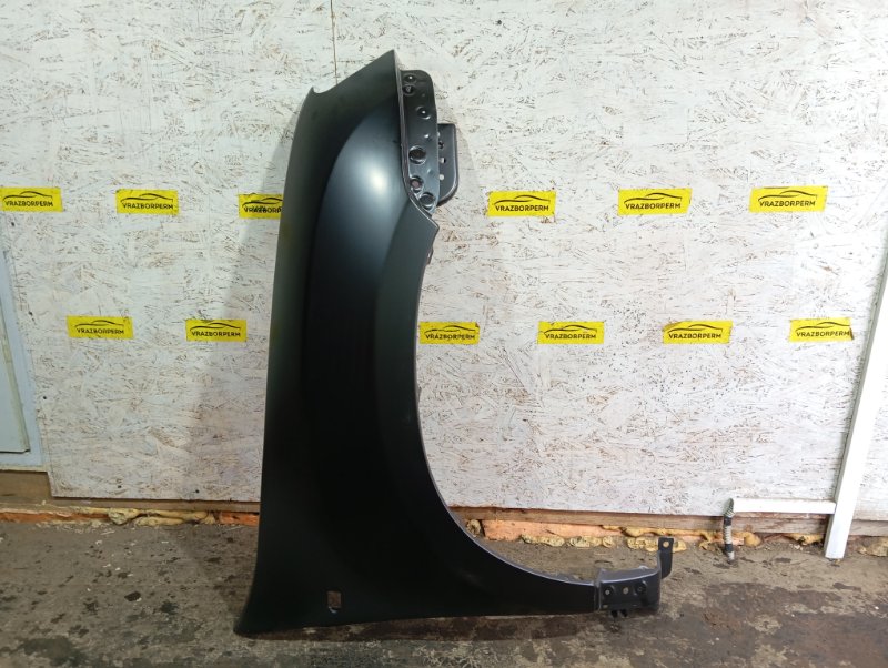 Крыло переднее правое Renault Duster 631008599R новая