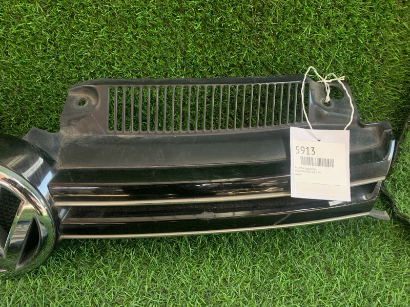 Решетка радиатора GOLF 5K