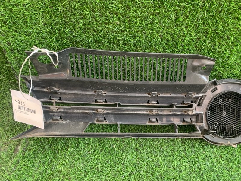 Решетка радиатора GOLF 5K